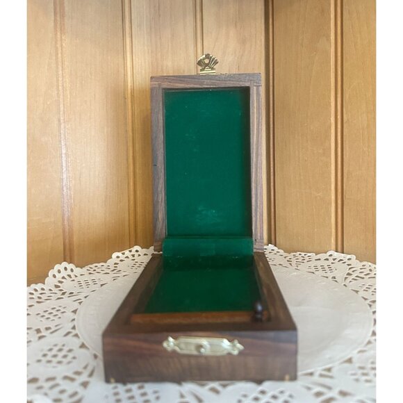 Vintage Folding Wooden Cribbage Board Box Brass Clasp Green Felt Interior - Picture 4 of 6